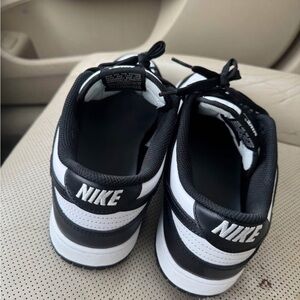 Nike adults Black and White Sneakers
